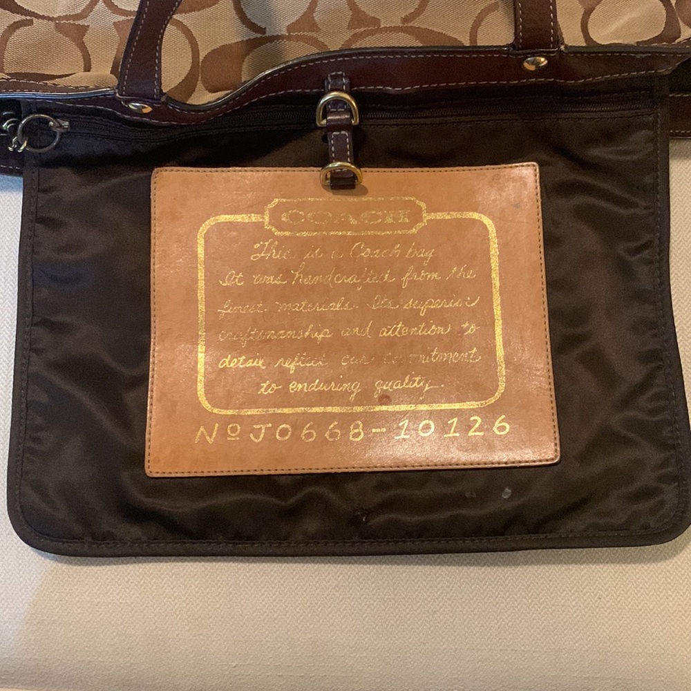 Coach Tan & Brown Signature Logo Travel Bag/Tote Bag/Weekender - Picture 2 of 10